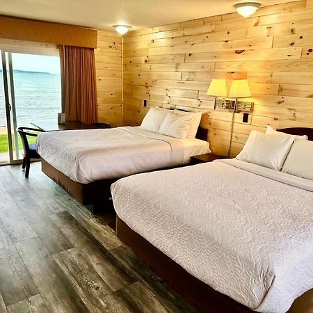 Sunrise Beach Motel Mackinaw City Esterno foto