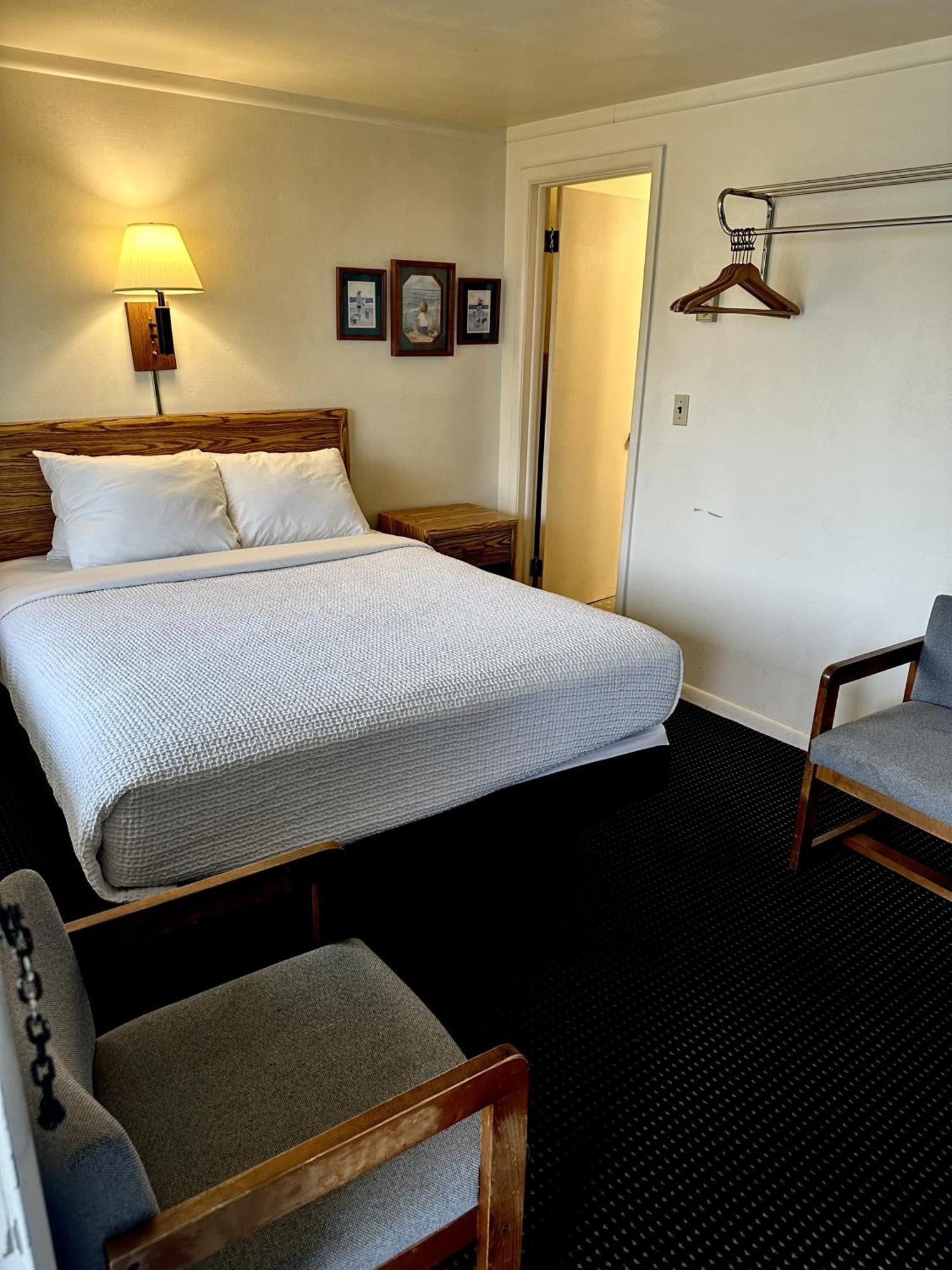 Sunrise Beach Motel Mackinaw City Esterno foto
