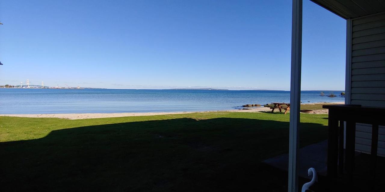 Sunrise Beach Motel Mackinaw City Esterno foto