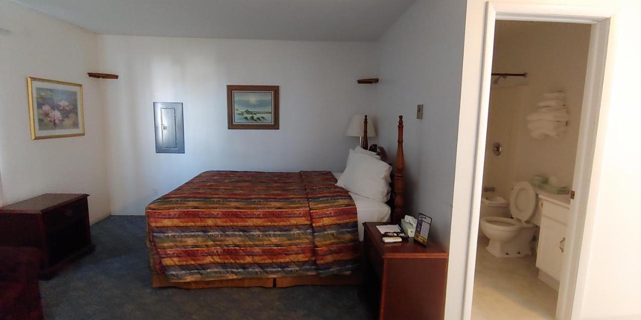 Sunrise Beach Motel Mackinaw City Esterno foto