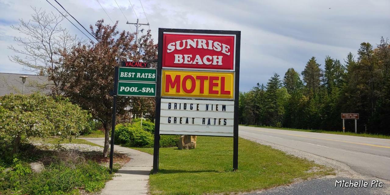 Sunrise Beach Motel Mackinaw City Esterno foto